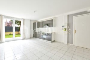 franconville-appartement-T2-sejour-cuisine-americaine